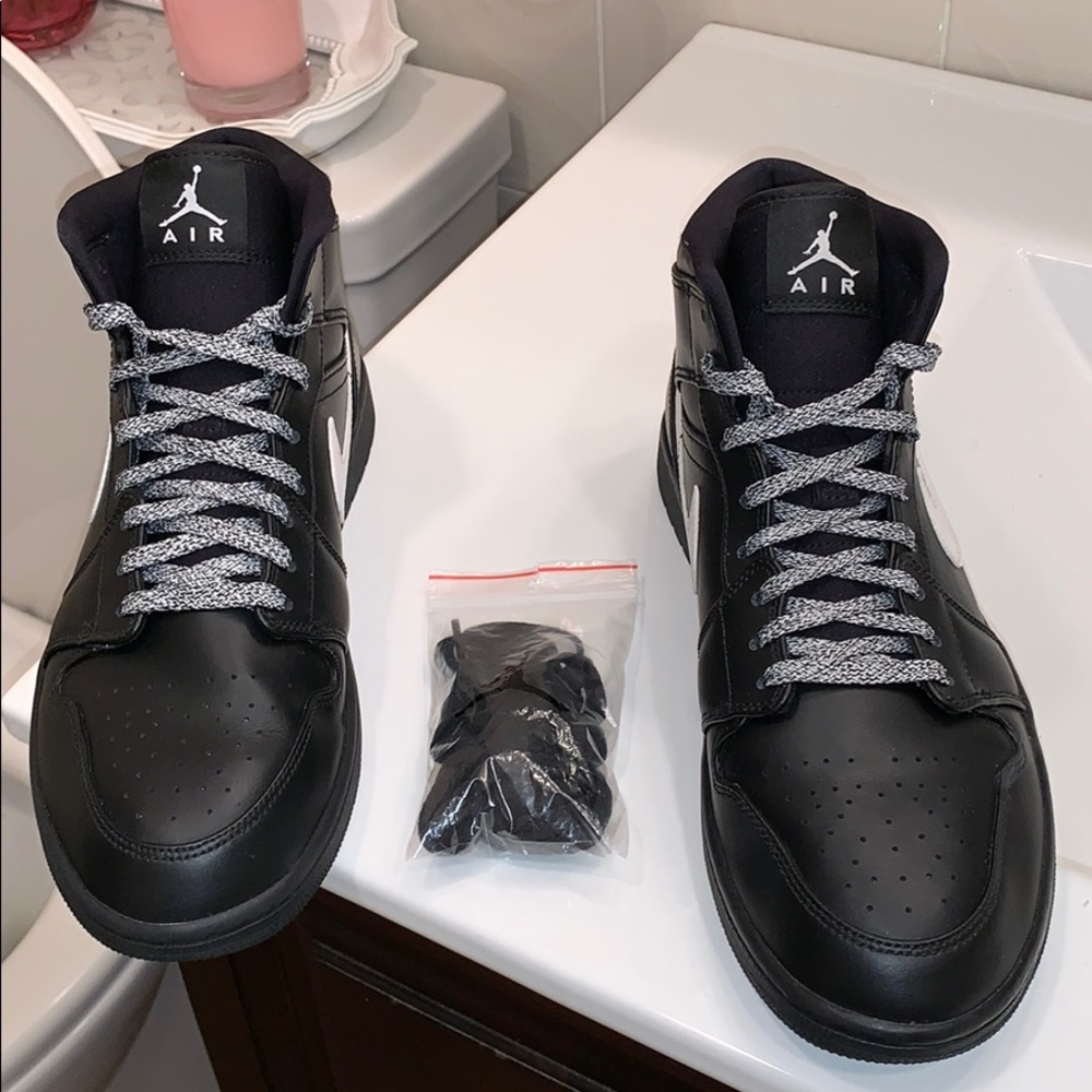 Black white air Jordan 1